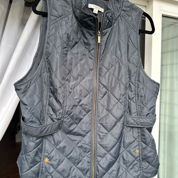 Liz Claiborne lightweight padded vest - Picture 2 of 3